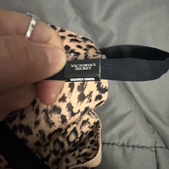 Victoria's Secret Tan and Black Animal Print Bra - Picture 2 of 4
